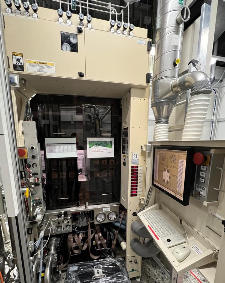 https://surplus.infineon.com/clientresources/84219/84223/36/77436/267620-1-F200M-7D_back1.JPG