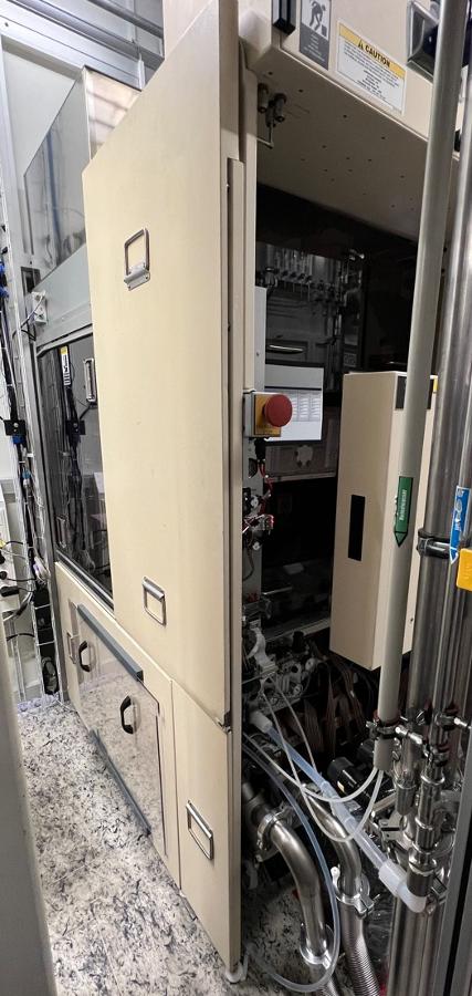 https://surplus.infineon.com/clientresources/84219/84223/36/77436/267620-3-F200M-7D_back3.JPG