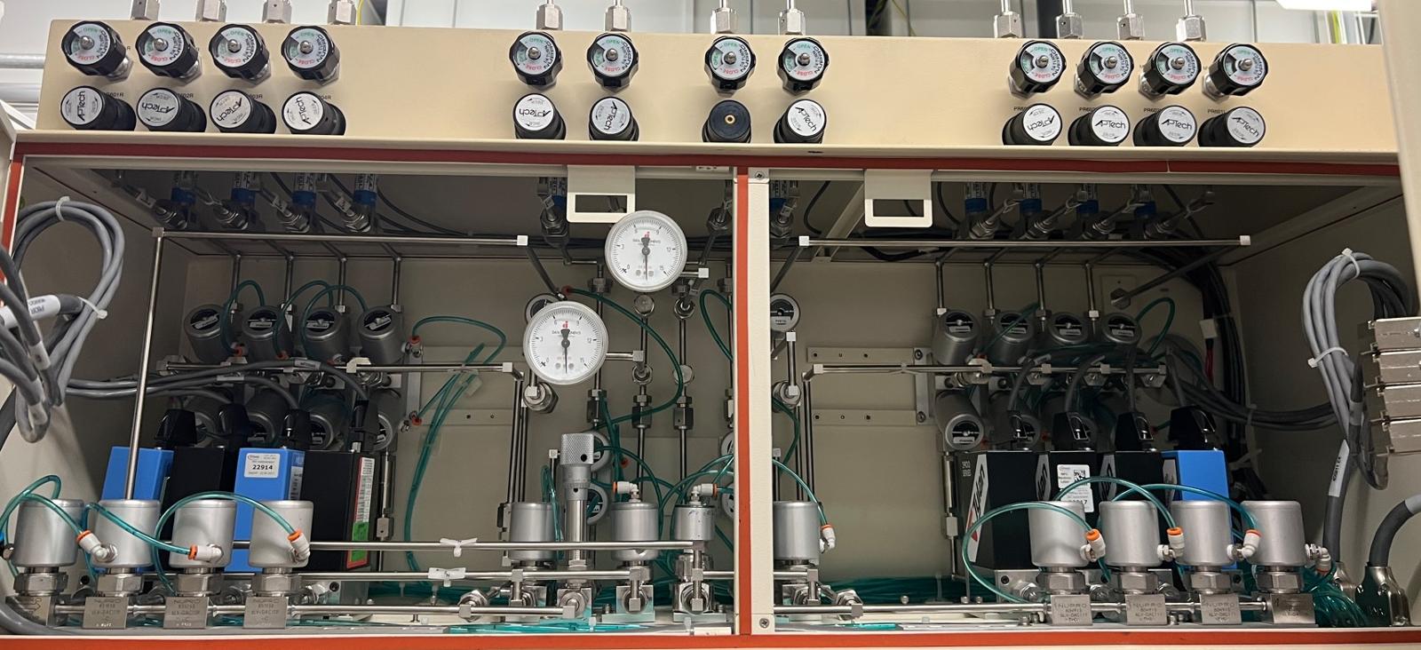 https://surplus.infineon.com/clientresources/84219/84223/36/77436/267620-4-F200M-7D_Gasbox.JPG