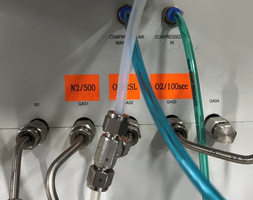 https://surplus.infineon.com/clientresources/84219/84223/36/77436/269685-4-TEPLA4B_gas_supply.JPG