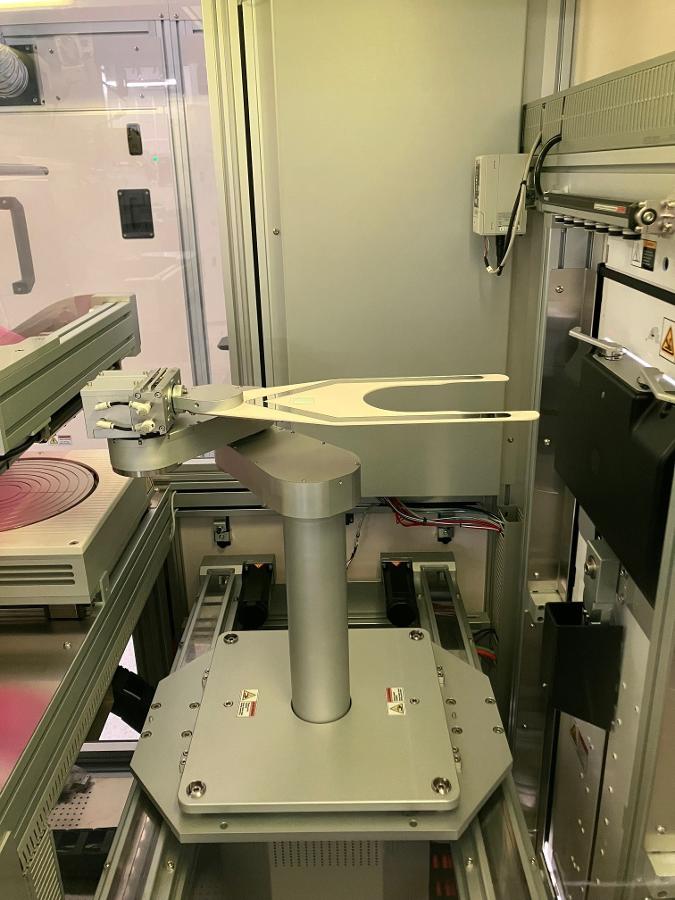 https://surplus.infineon.com/clientresources/84219/84223/36/77436/270088-7-Robot-(1).jpg