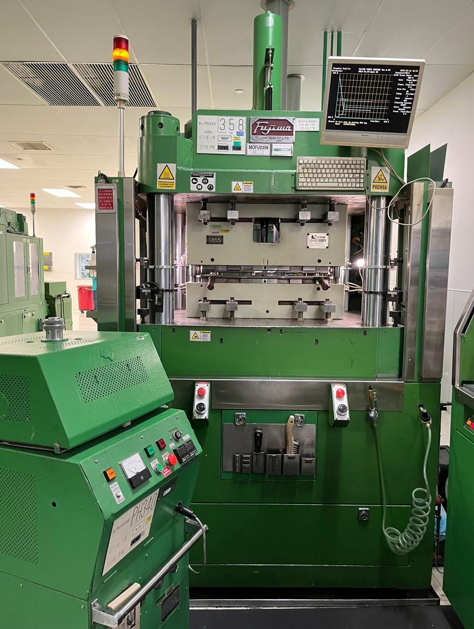SD250 FUJIWA MOLD PRESS